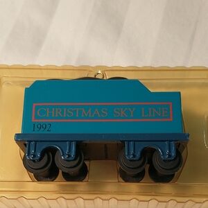 1992 Hallmark train car from the skyline collection car 2 of 4 Cast Metal